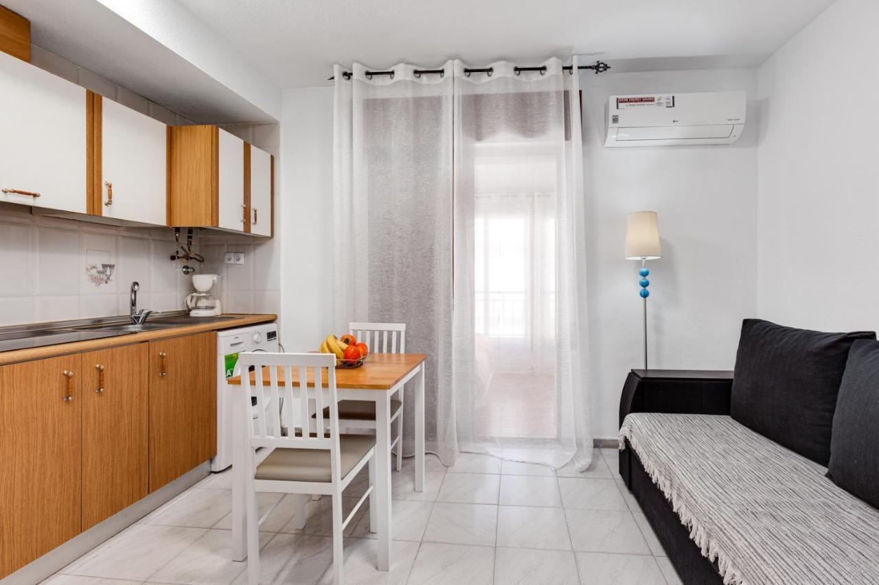 Estudio Joven Pura Torrevieja Kültér fotó