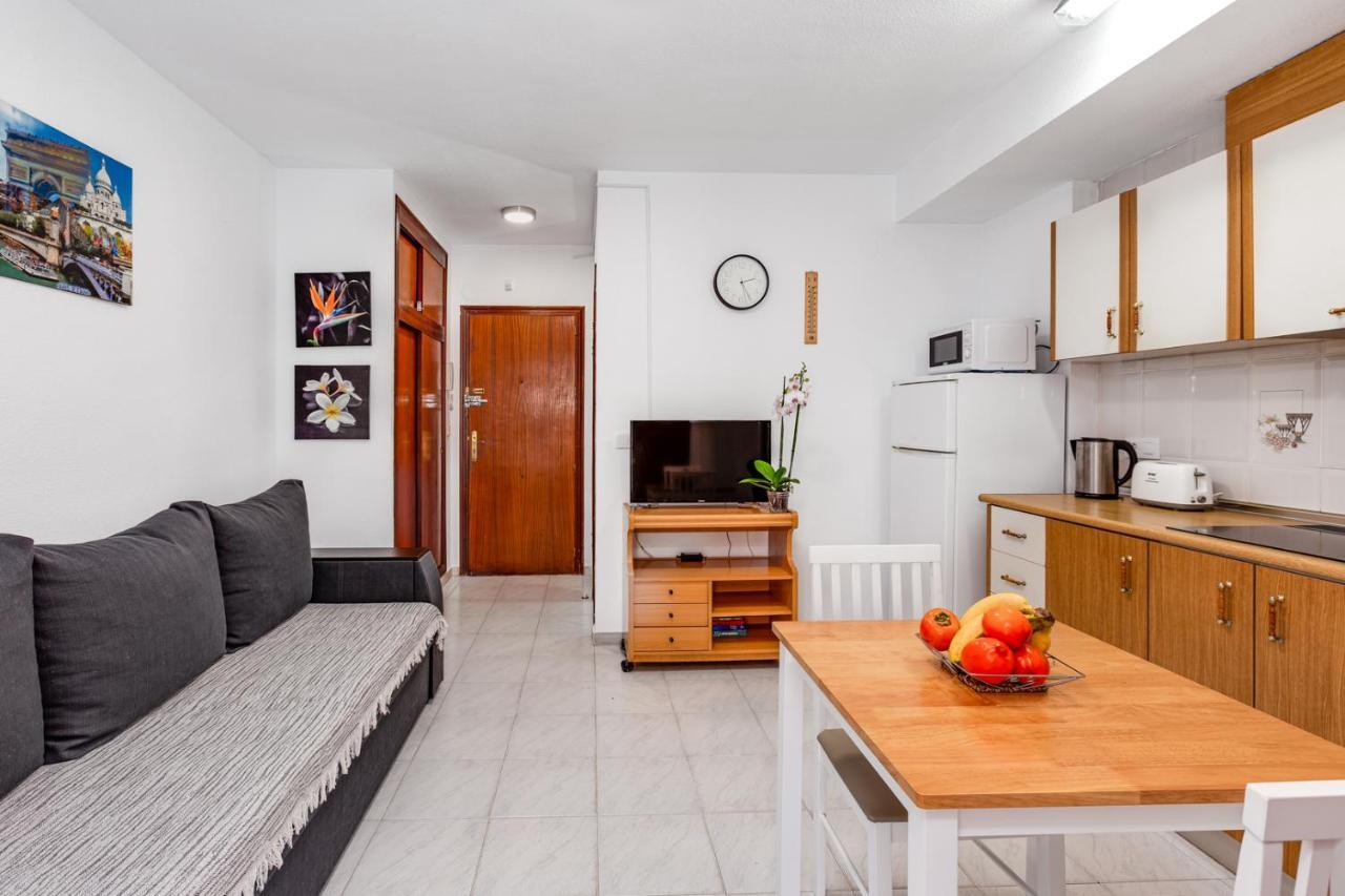 Estudio Joven Pura Torrevieja Kültér fotó