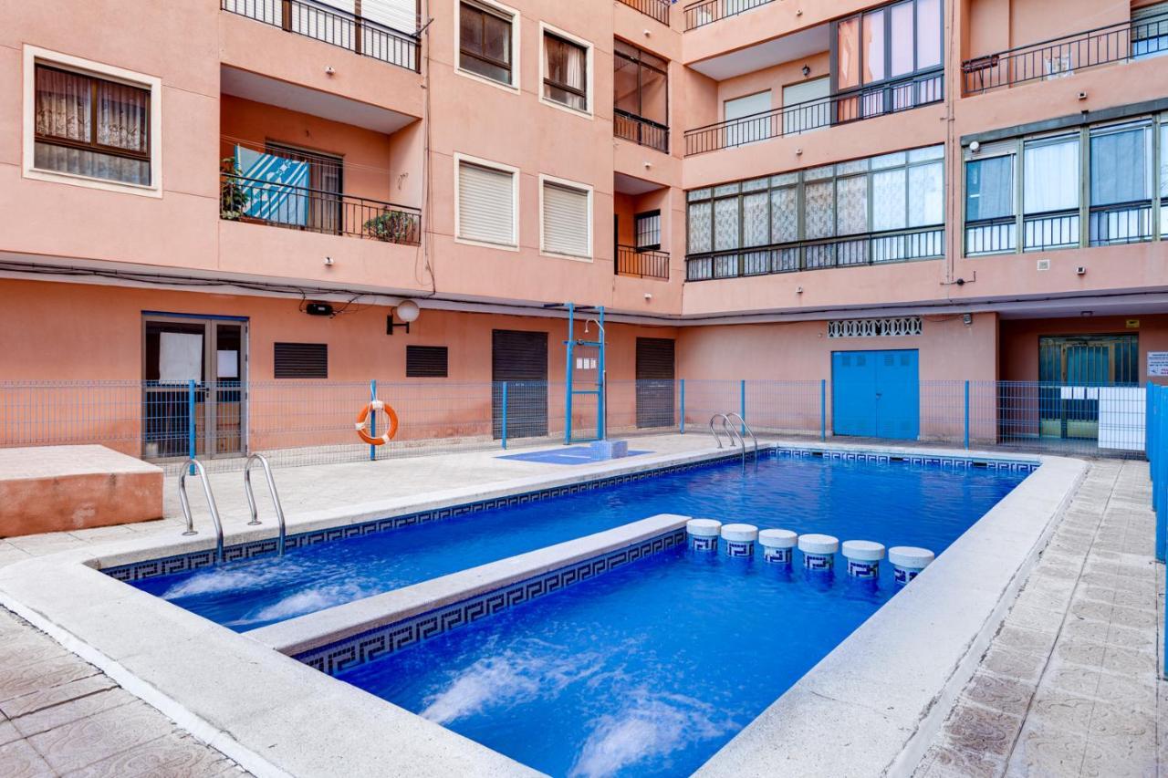 Estudio Joven Pura Torrevieja Kültér fotó